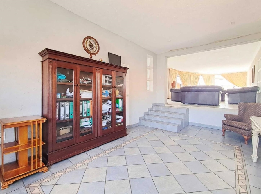 5 Bedroom Property for Sale in Albemarle Ext 2 Gauteng