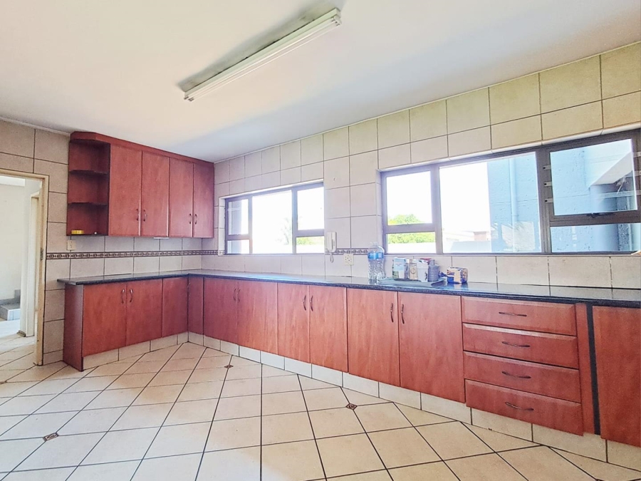 5 Bedroom Property for Sale in Albemarle Ext 2 Gauteng
