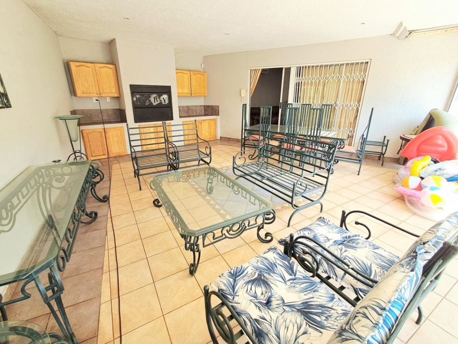 5 Bedroom Property for Sale in Albemarle Ext 2 Gauteng