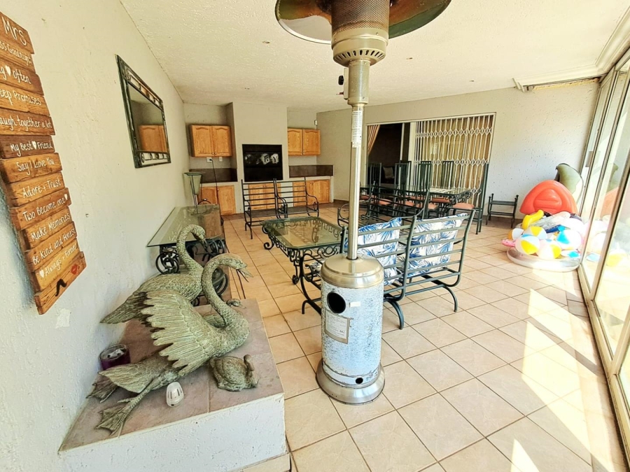 5 Bedroom Property for Sale in Albemarle Ext 2 Gauteng