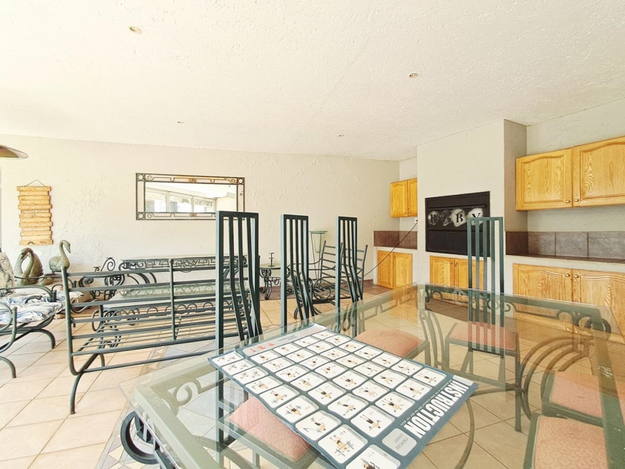 5 Bedroom Property for Sale in Albemarle Ext 2 Gauteng