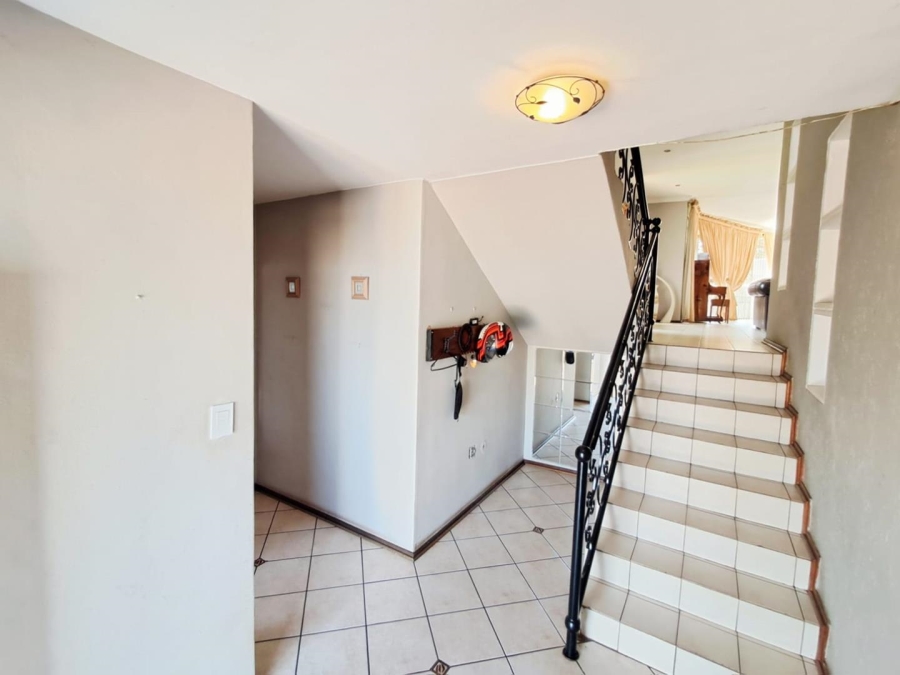 5 Bedroom Property for Sale in Albemarle Ext 2 Gauteng