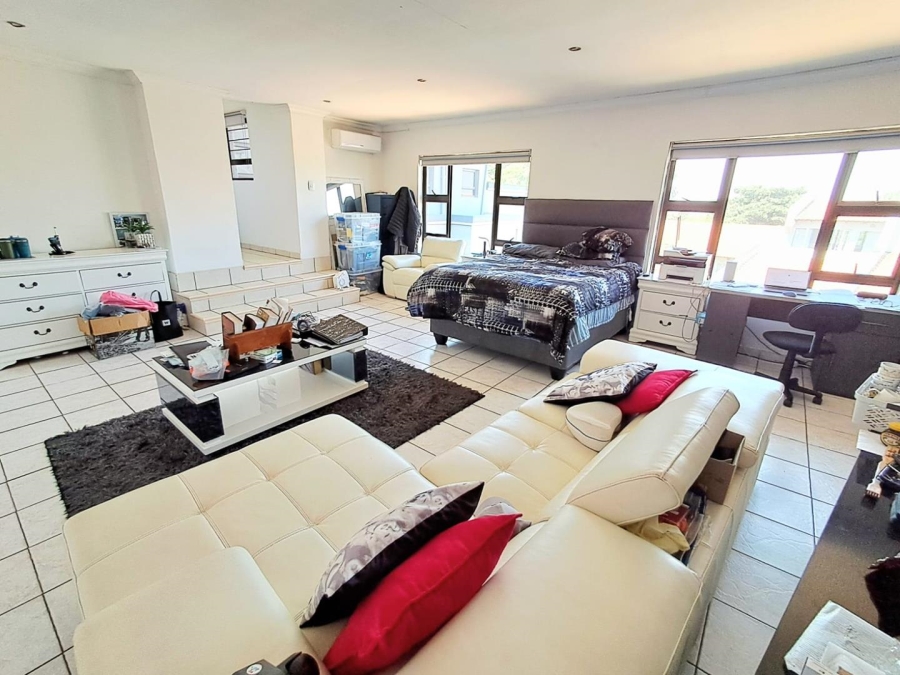 5 Bedroom Property for Sale in Albemarle Ext 2 Gauteng