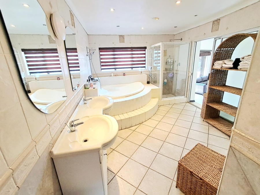5 Bedroom Property for Sale in Albemarle Ext 2 Gauteng