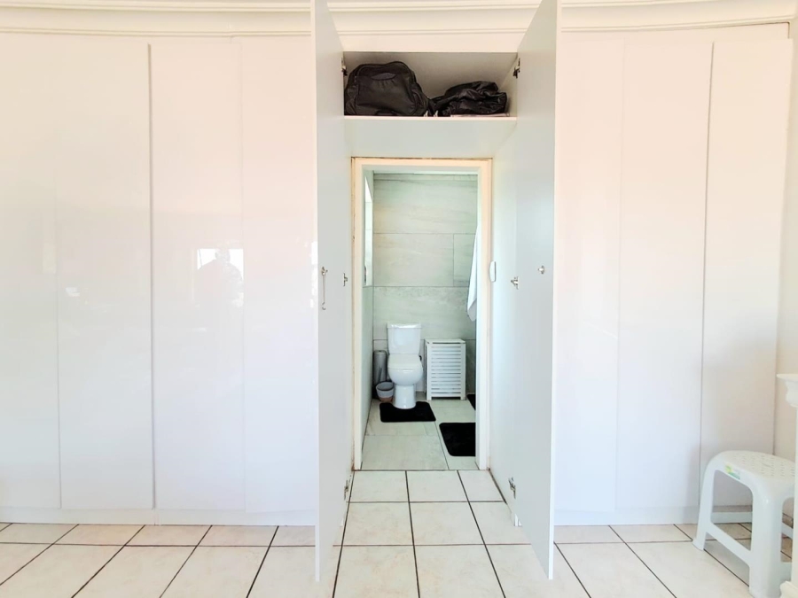 5 Bedroom Property for Sale in Albemarle Ext 2 Gauteng