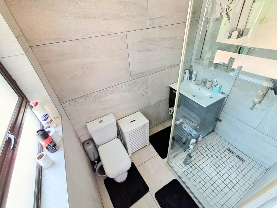5 Bedroom Property for Sale in Albemarle Ext 2 Gauteng