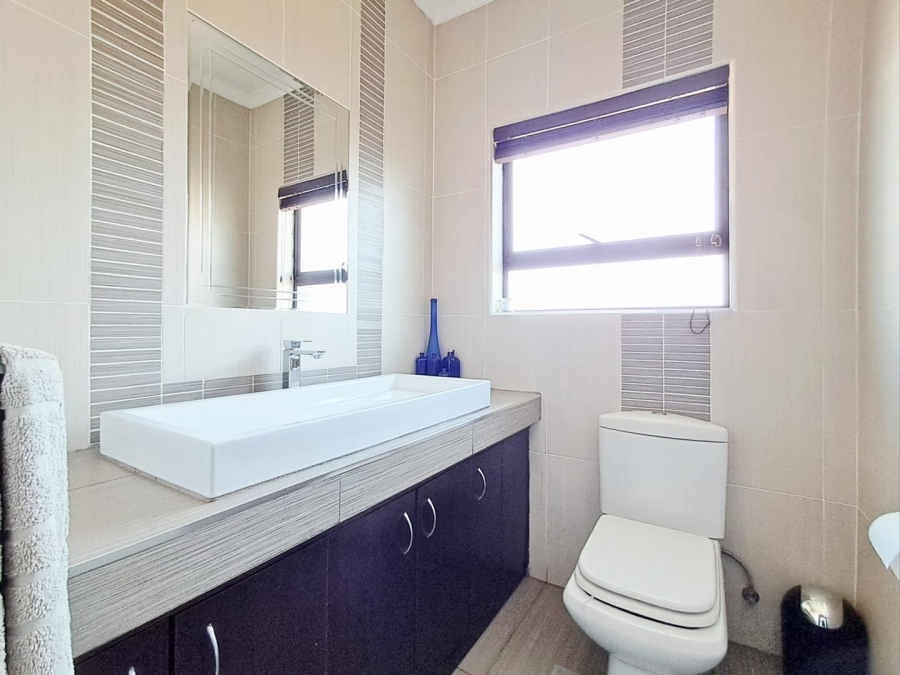 5 Bedroom Property for Sale in Albemarle Ext 2 Gauteng