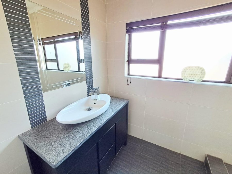 5 Bedroom Property for Sale in Albemarle Ext 2 Gauteng