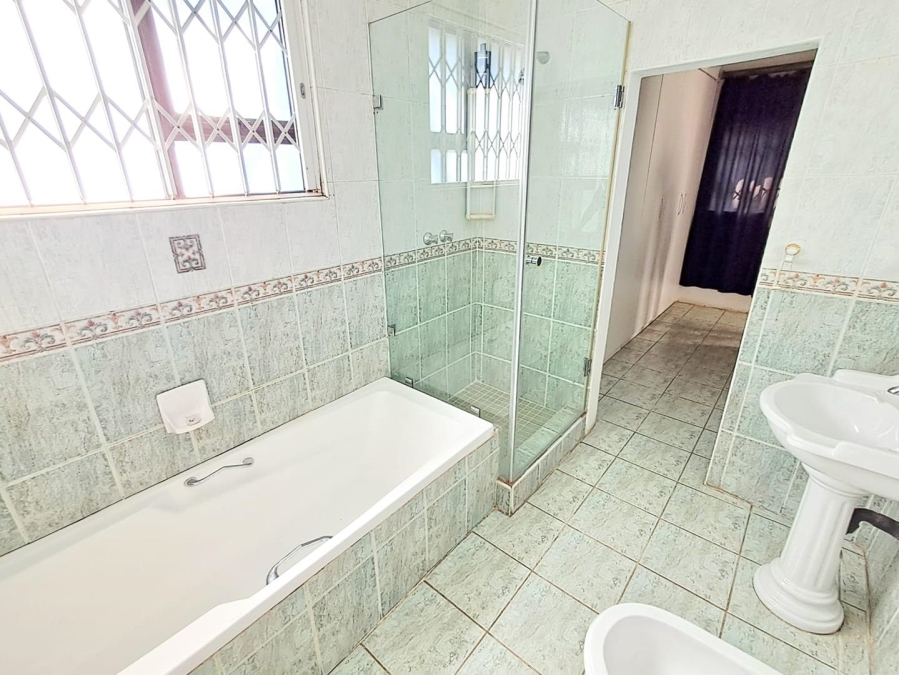5 Bedroom Property for Sale in Albemarle Ext 2 Gauteng