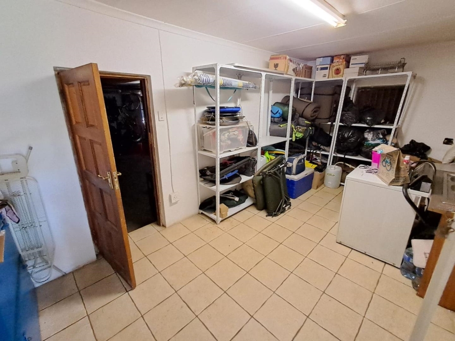 5 Bedroom Property for Sale in Albemarle Ext 2 Gauteng