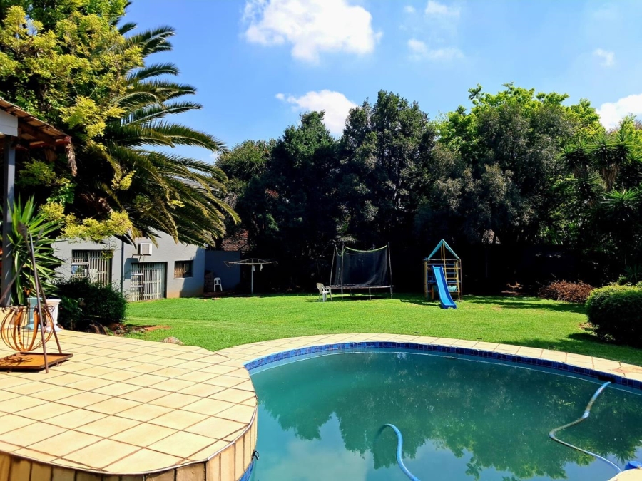5 Bedroom Property for Sale in Albemarle Ext 2 Gauteng