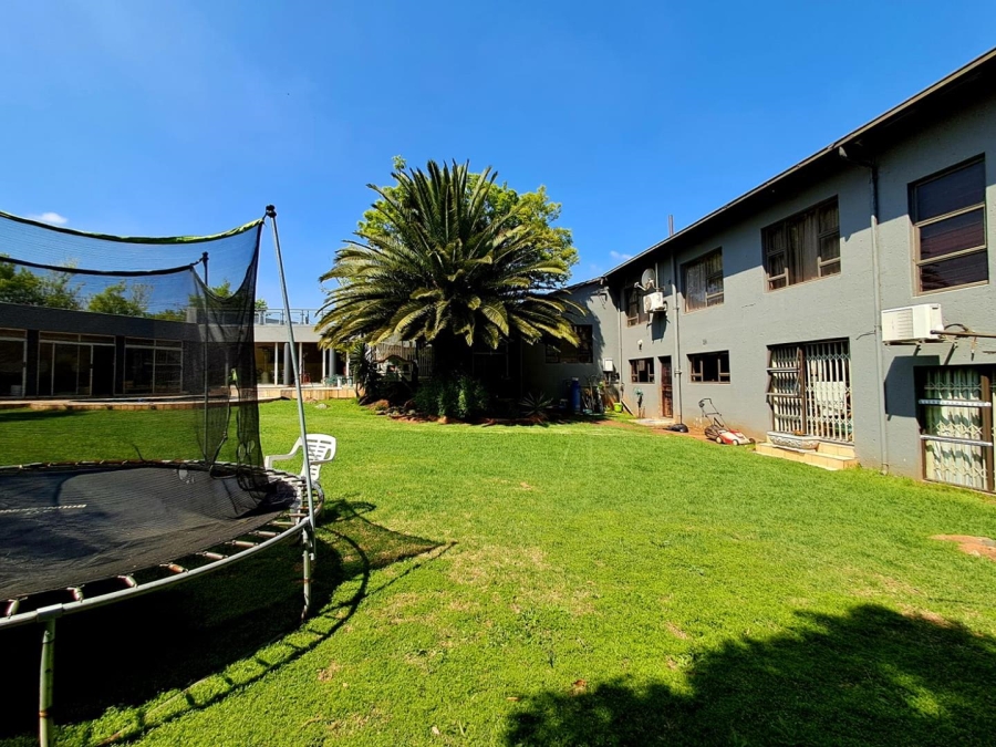 5 Bedroom Property for Sale in Albemarle Ext 2 Gauteng