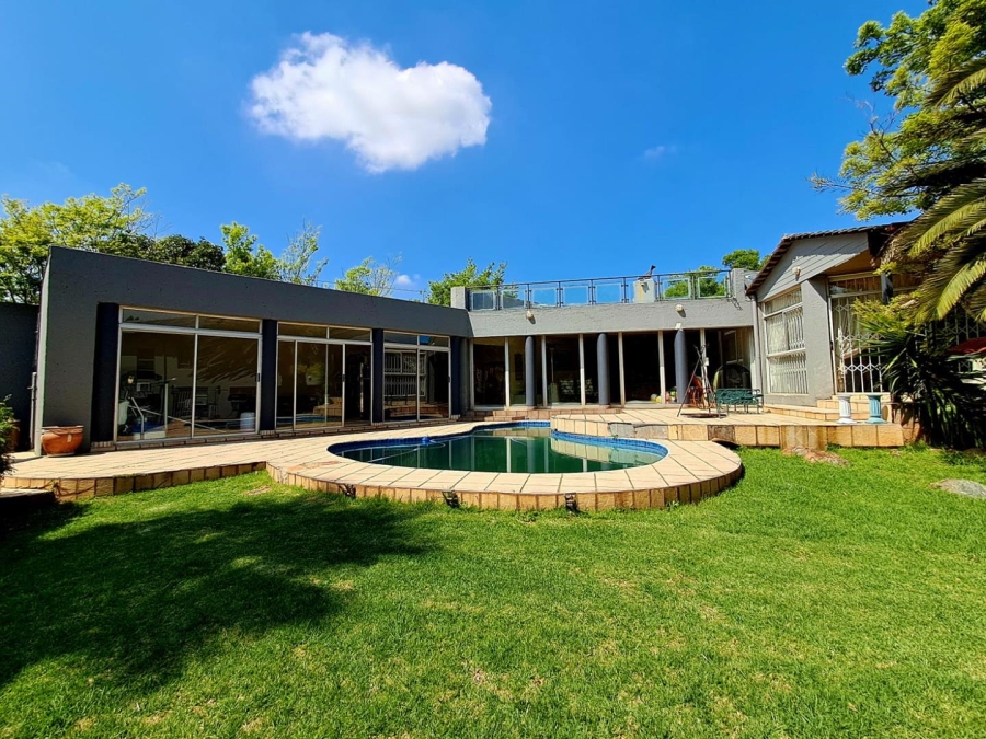 5 Bedroom Property for Sale in Albemarle Ext 2 Gauteng