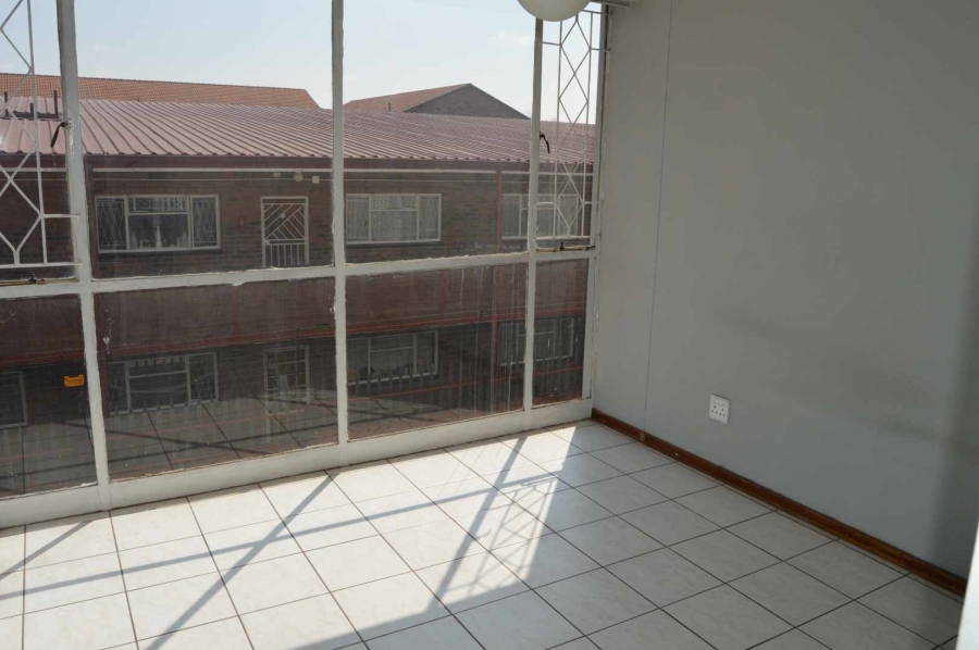 2 Bedroom Property for Sale in New Redruth Gauteng
