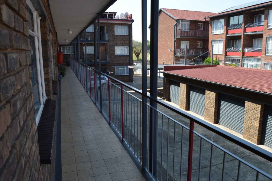 2 Bedroom Property for Sale in New Redruth Gauteng