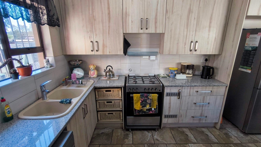 4 Bedroom Property for Sale in Brackenhurst Gauteng