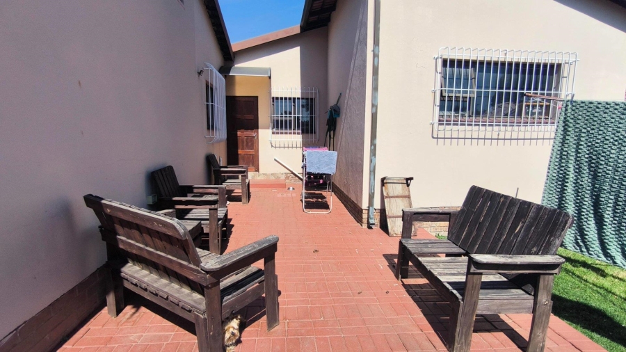 4 Bedroom Property for Sale in Brackenhurst Gauteng