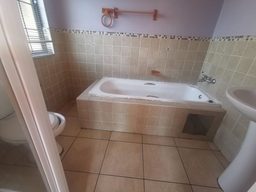 3 Bedroom Property for Sale in Albertsdal Gauteng