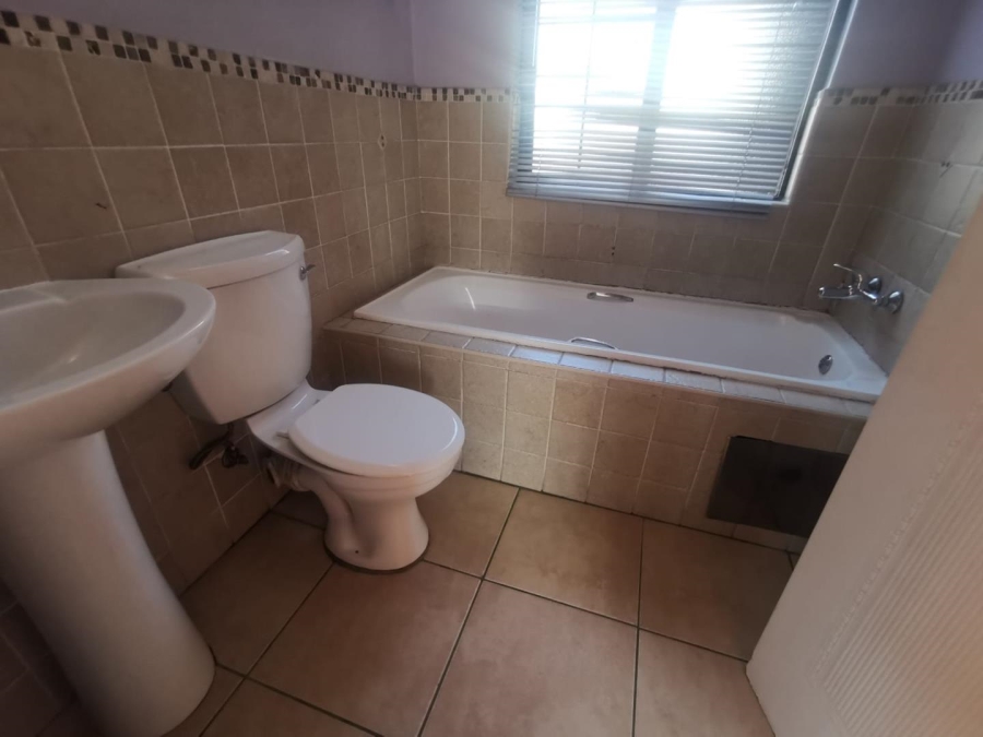 3 Bedroom Property for Sale in Albertsdal Gauteng