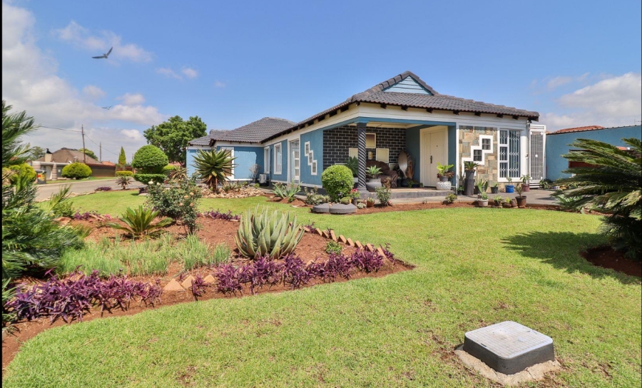 4 Bedroom Property for Sale in Alveda Park Gauteng