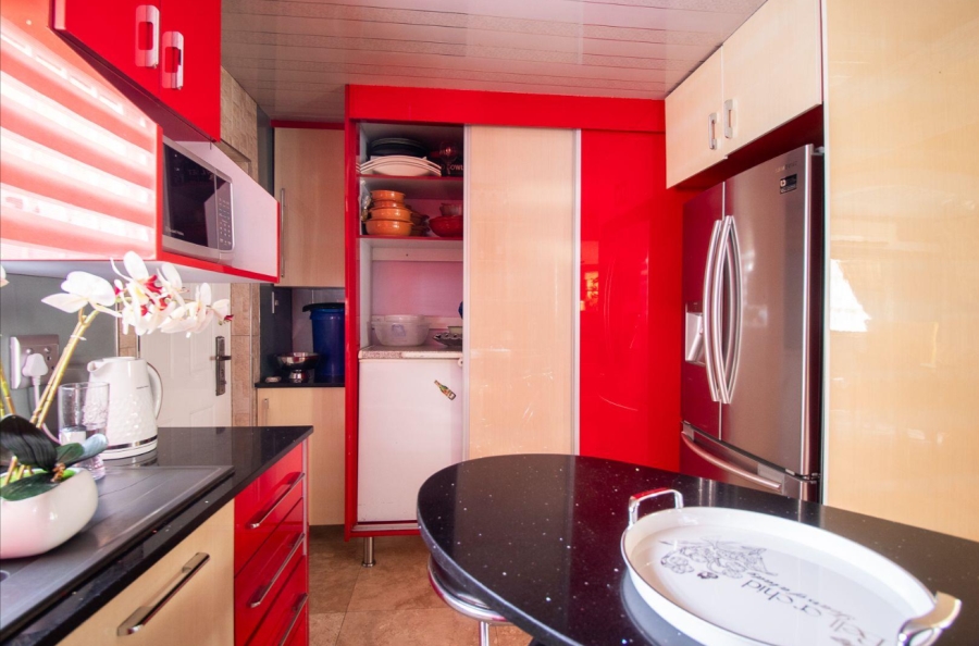 4 Bedroom Property for Sale in Alveda Park Gauteng