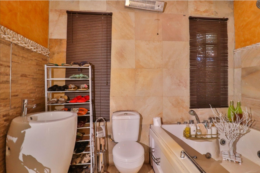 4 Bedroom Property for Sale in Alveda Park Gauteng