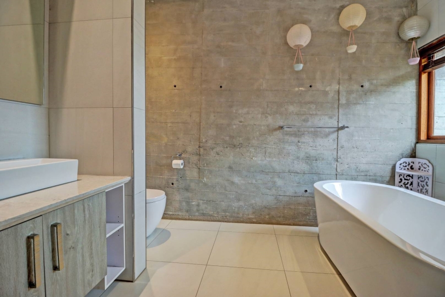 4 Bedroom Property for Sale in Wapadrand Gauteng