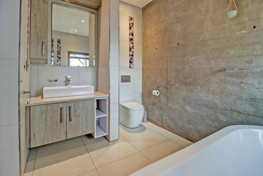 4 Bedroom Property for Sale in Wapadrand Gauteng