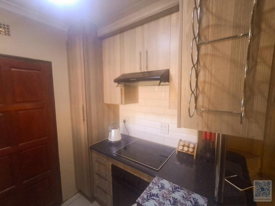 2 Bedroom Property for Sale in Clayville Gauteng