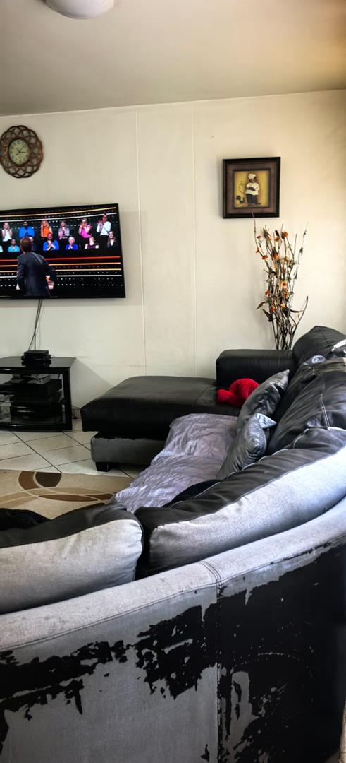 2 Bedroom Property for Sale in Pretoria North Gauteng