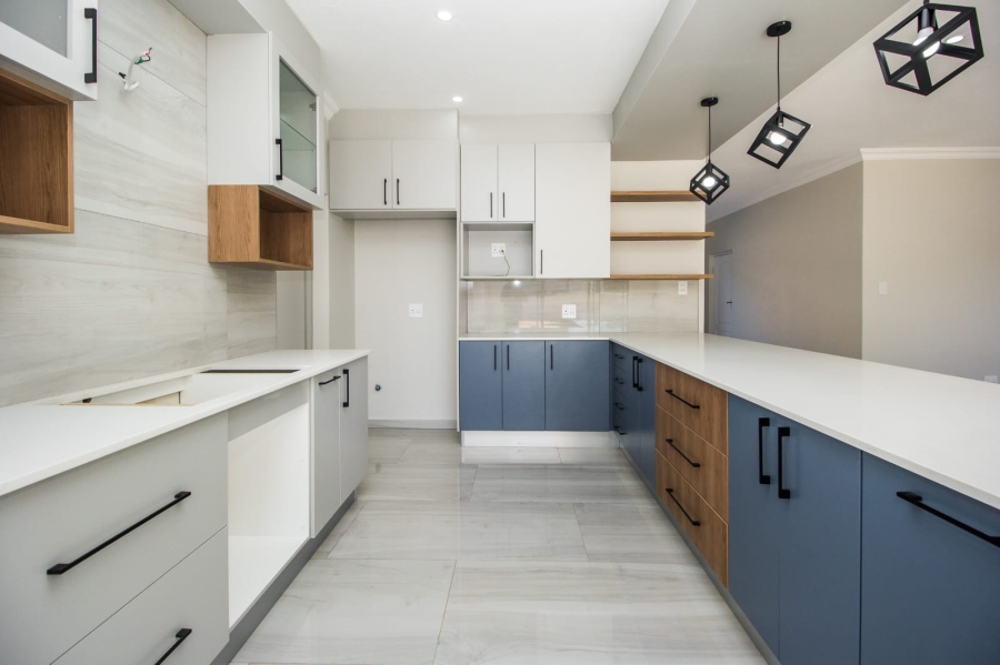 5 Bedroom Property for Sale in Kameeldrift East Gauteng