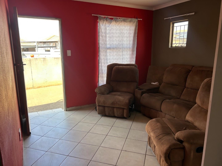 4 Bedroom Property for Sale in Lotus Gardens Gauteng