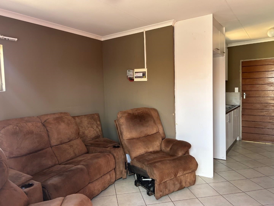 4 Bedroom Property for Sale in Lotus Gardens Gauteng