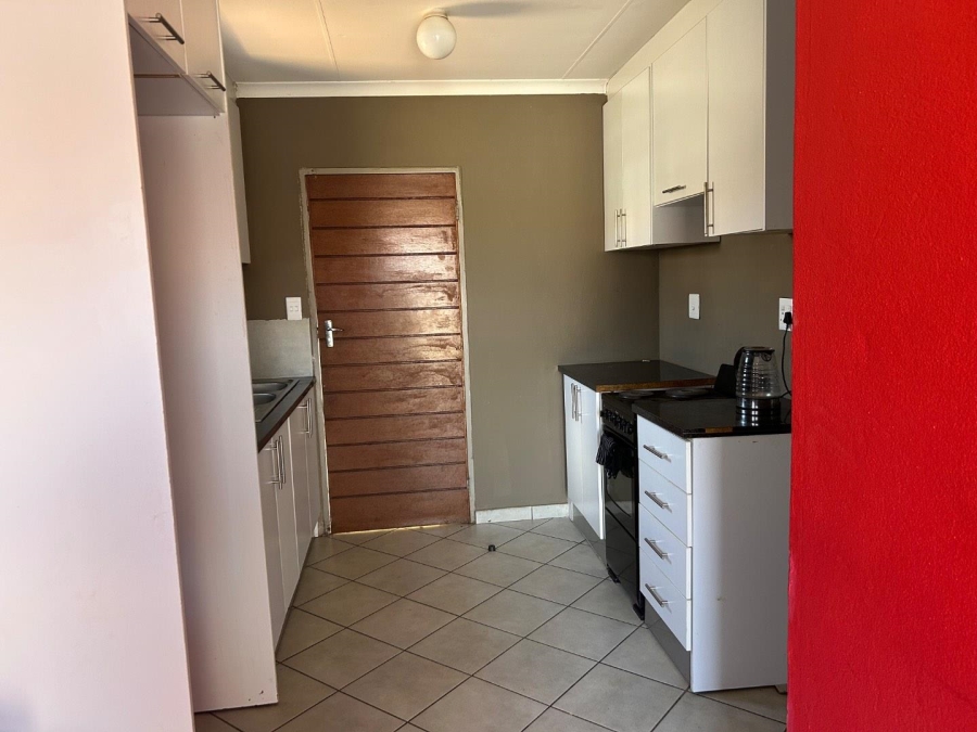 4 Bedroom Property for Sale in Lotus Gardens Gauteng