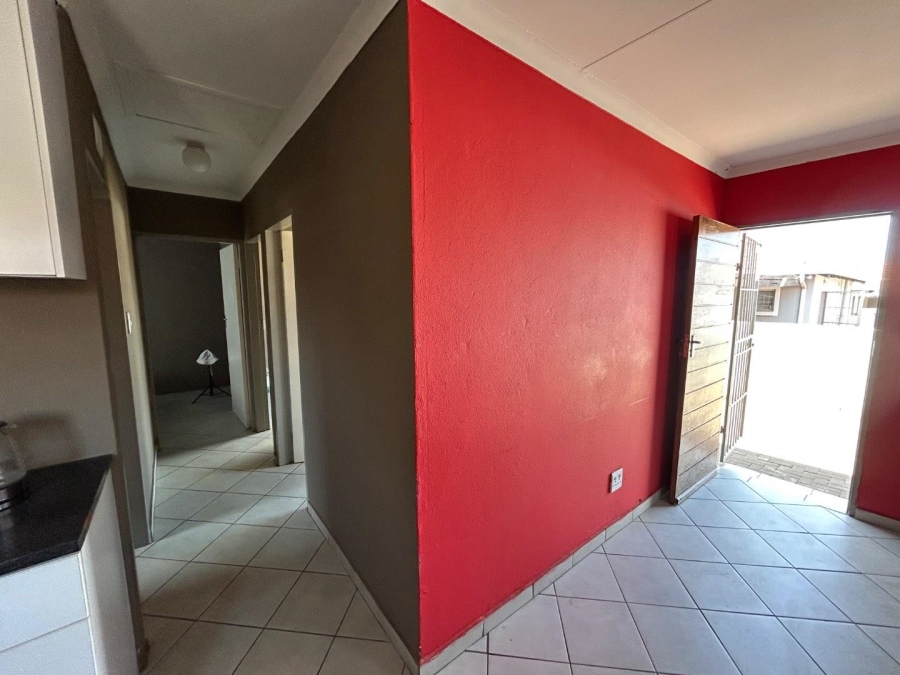 4 Bedroom Property for Sale in Lotus Gardens Gauteng