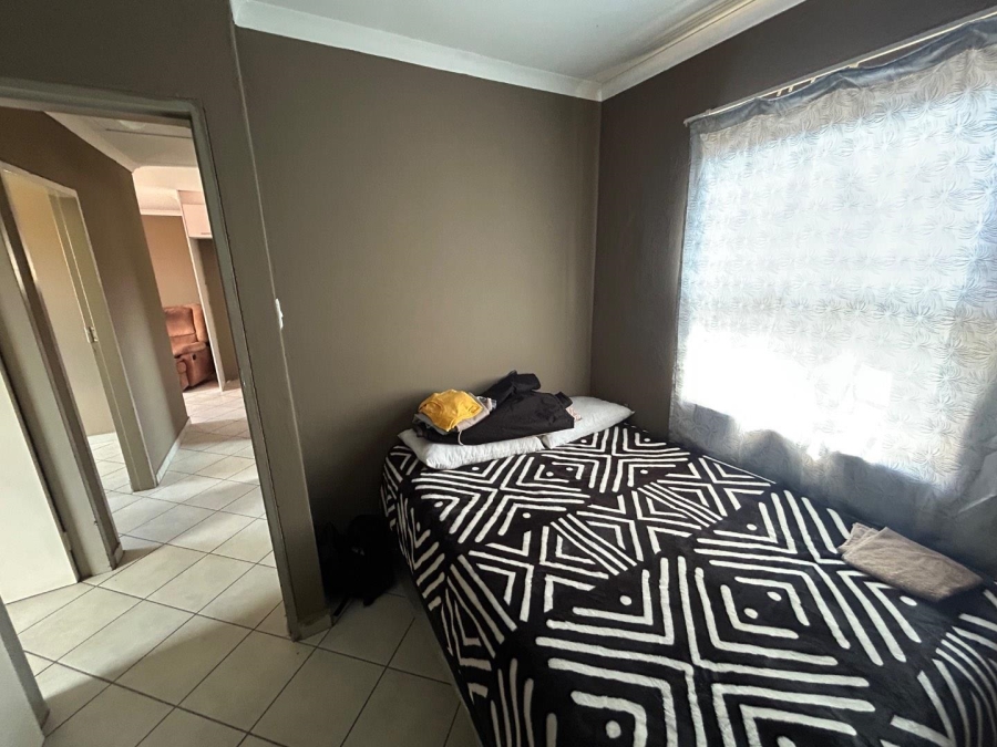 4 Bedroom Property for Sale in Lotus Gardens Gauteng