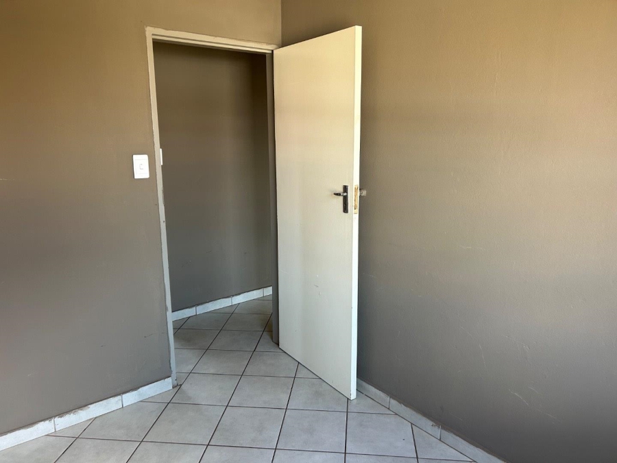 4 Bedroom Property for Sale in Lotus Gardens Gauteng