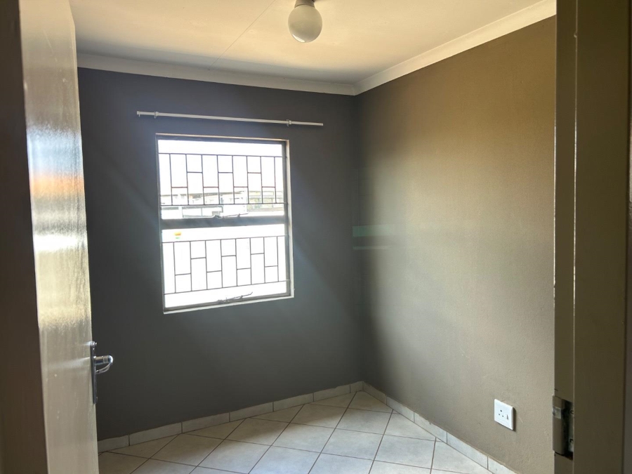 4 Bedroom Property for Sale in Lotus Gardens Gauteng