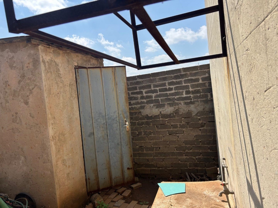 4 Bedroom Property for Sale in Lotus Gardens Gauteng