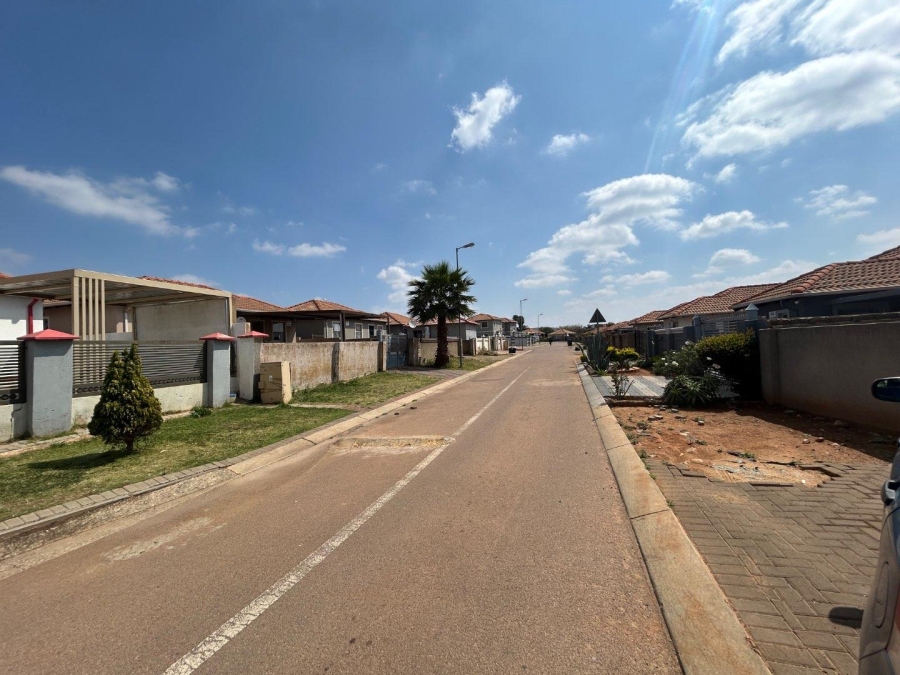 4 Bedroom Property for Sale in Lotus Gardens Gauteng