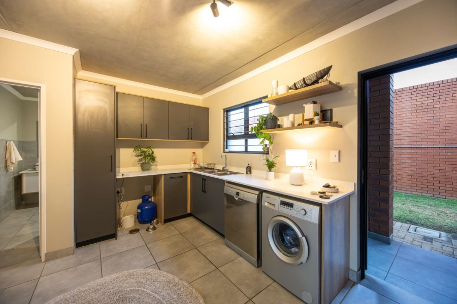 To Let 2 Bedroom Property for Rent in Olympus AH Gauteng