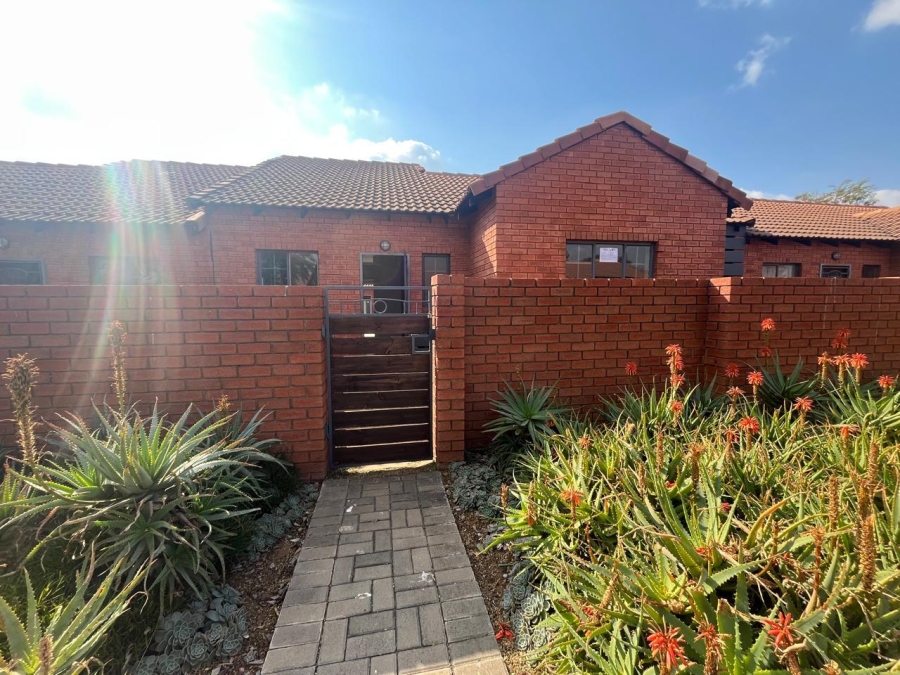 2 Bedroom Property for Sale in Equestria Gauteng