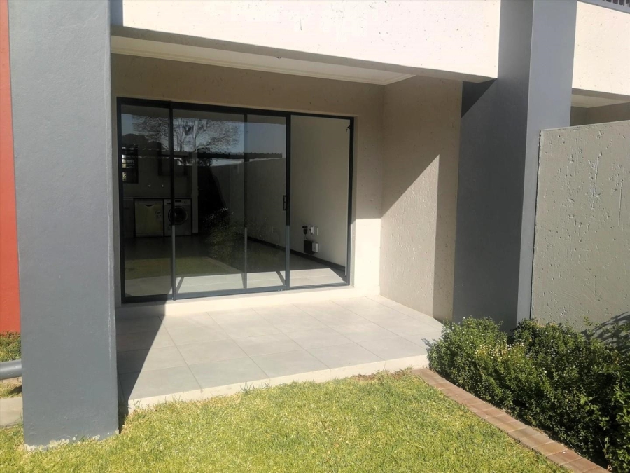 To Let 1 Bedroom Property for Rent in Fourways Gauteng
