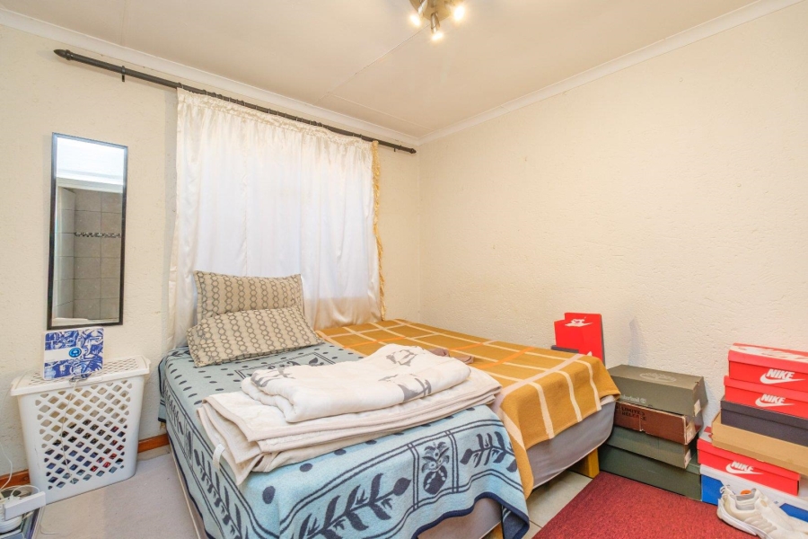 1 Bedroom Property for Sale in Die Hoewes Gauteng