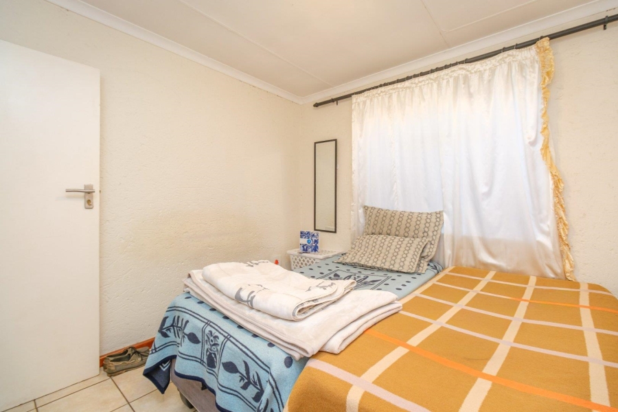 1 Bedroom Property for Sale in Die Hoewes Gauteng