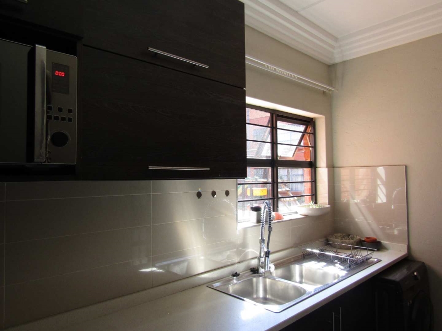 To Let 2 Bedroom Property for Rent in Eveleigh Gauteng