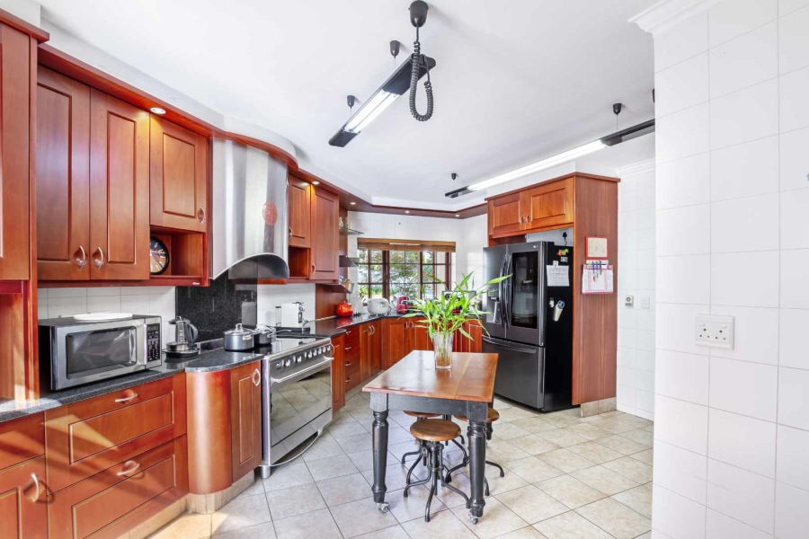 5 Bedroom Property for Sale in Fourways Gardens Gauteng