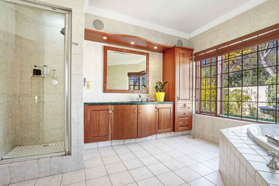 5 Bedroom Property for Sale in Fourways Gardens Gauteng