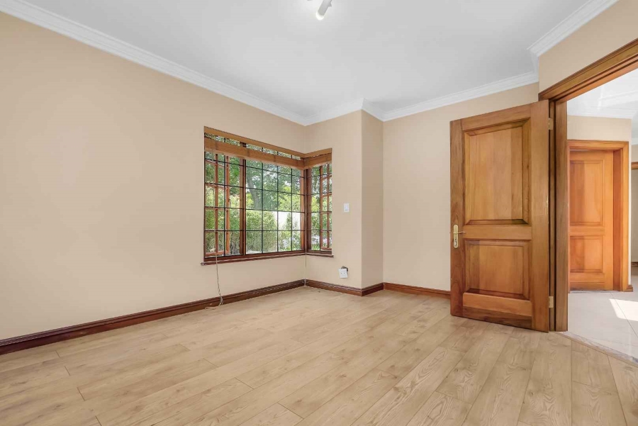5 Bedroom Property for Sale in Fourways Gardens Gauteng