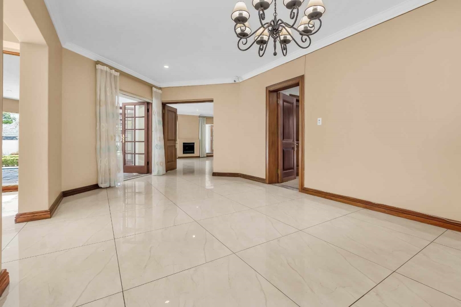 5 Bedroom Property for Sale in Fourways Gardens Gauteng
